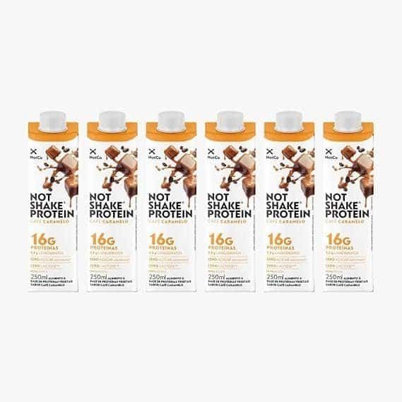Bebida-Proteica-NotCo-NotShake-Protein-Cafe.jpg Bebida Proteica NotCo NotShake Protein Cafe Caramelo 6x250ml, 16g de Proteína, Ingredientes 100% Vegetais, Sabor Café, Low Carb, Sem Lactose, Sem Açúcar Adicionado, Baixo em Gorduras, Vegetariano. - Imagem 1